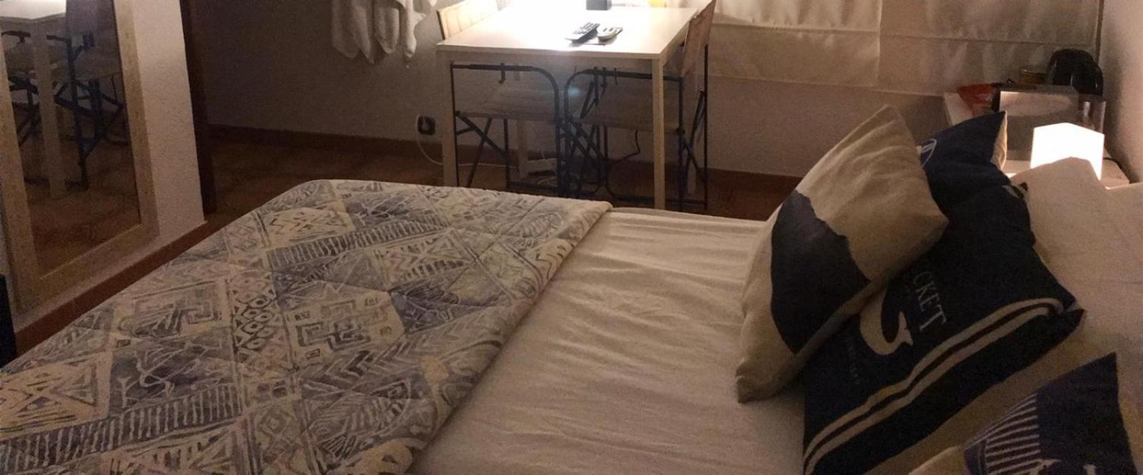 Апартаменти Bed&Coffee - Habitacion En Vivienda Habitual Санта-Пола Екстер'єр фото